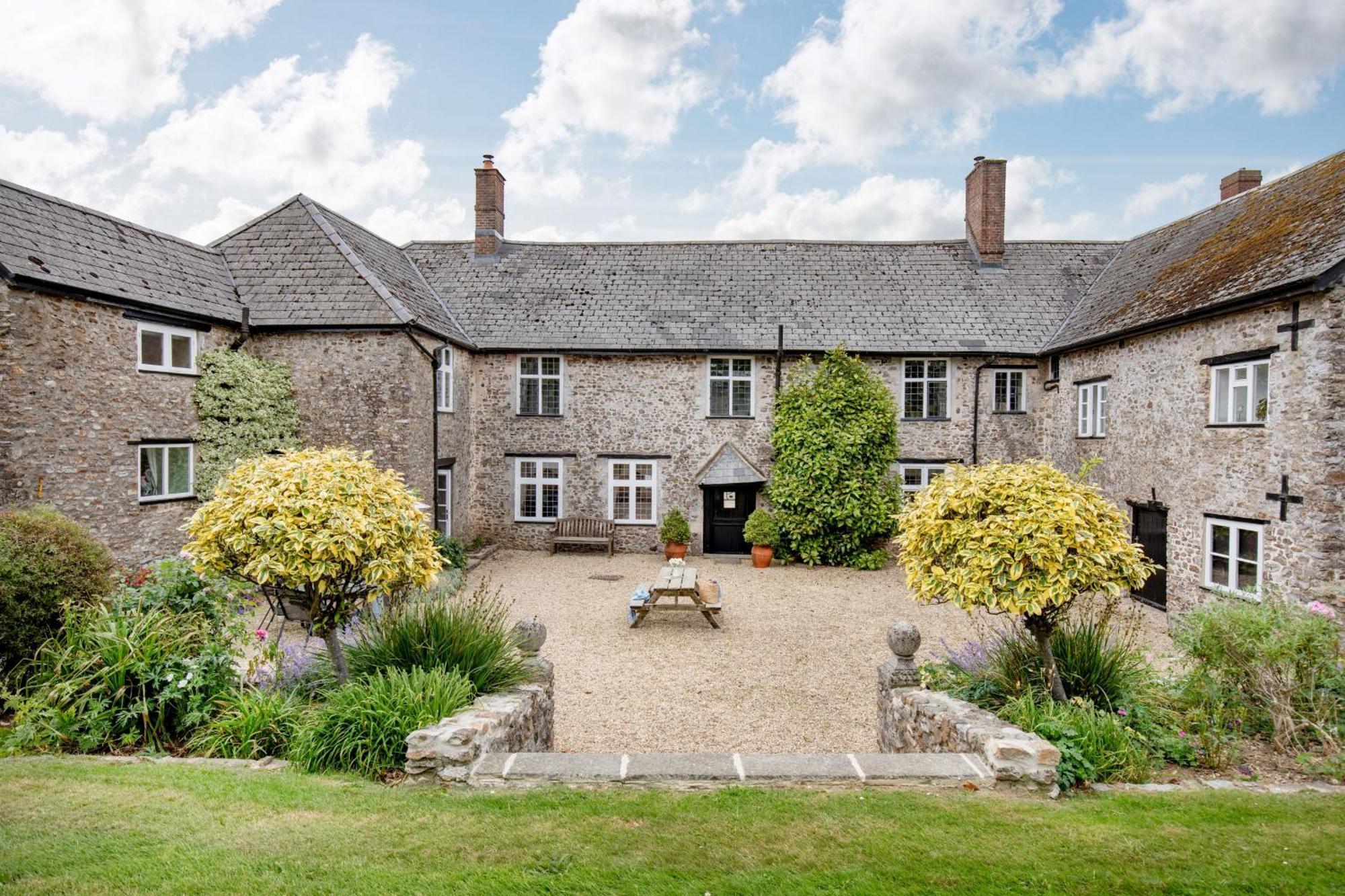 Sutton Barton Farmhouse Хонитън Екстериор снимка